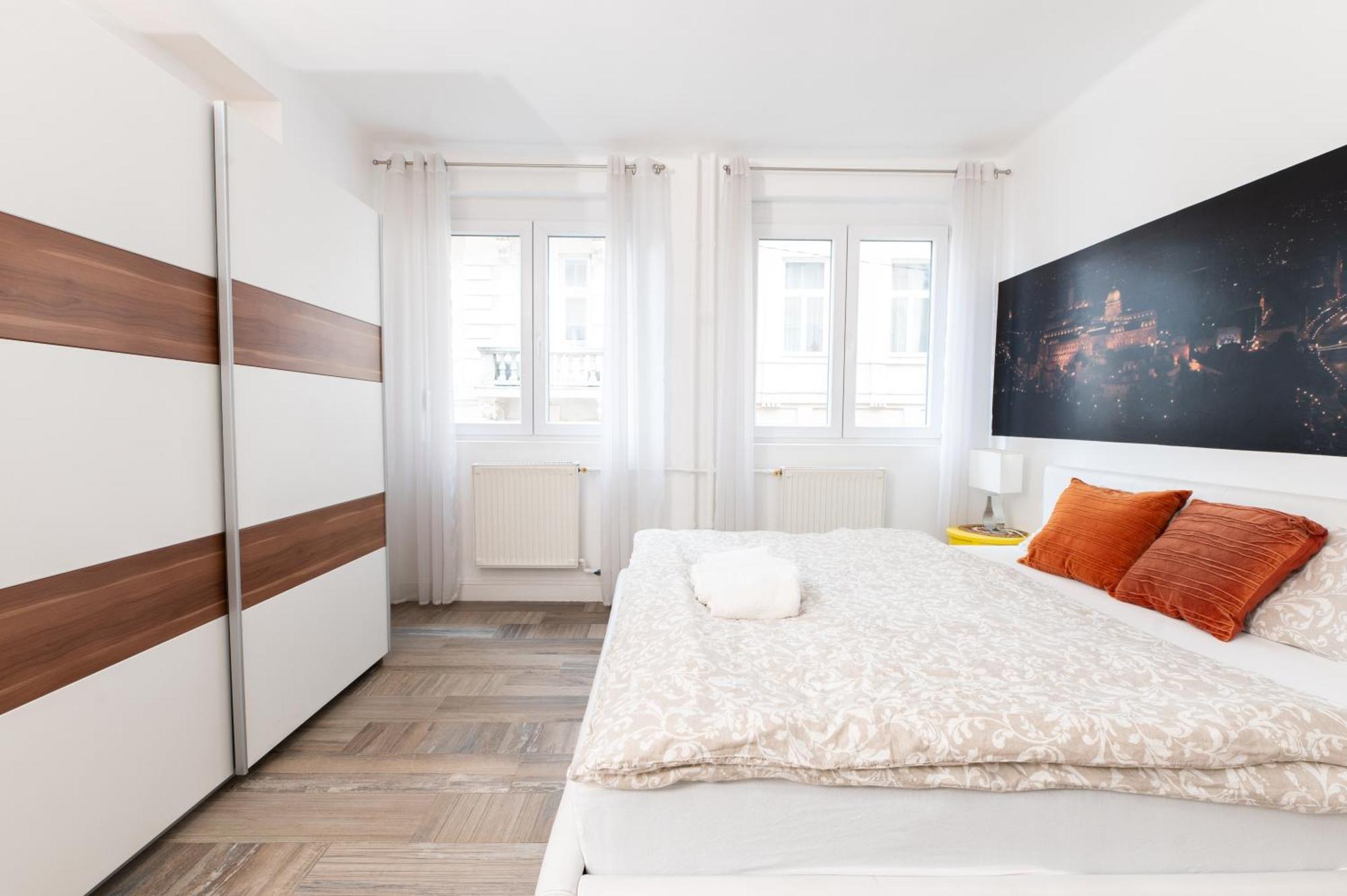 Superb Location & Chic W' 2bedroom Апартаменти Будапешт