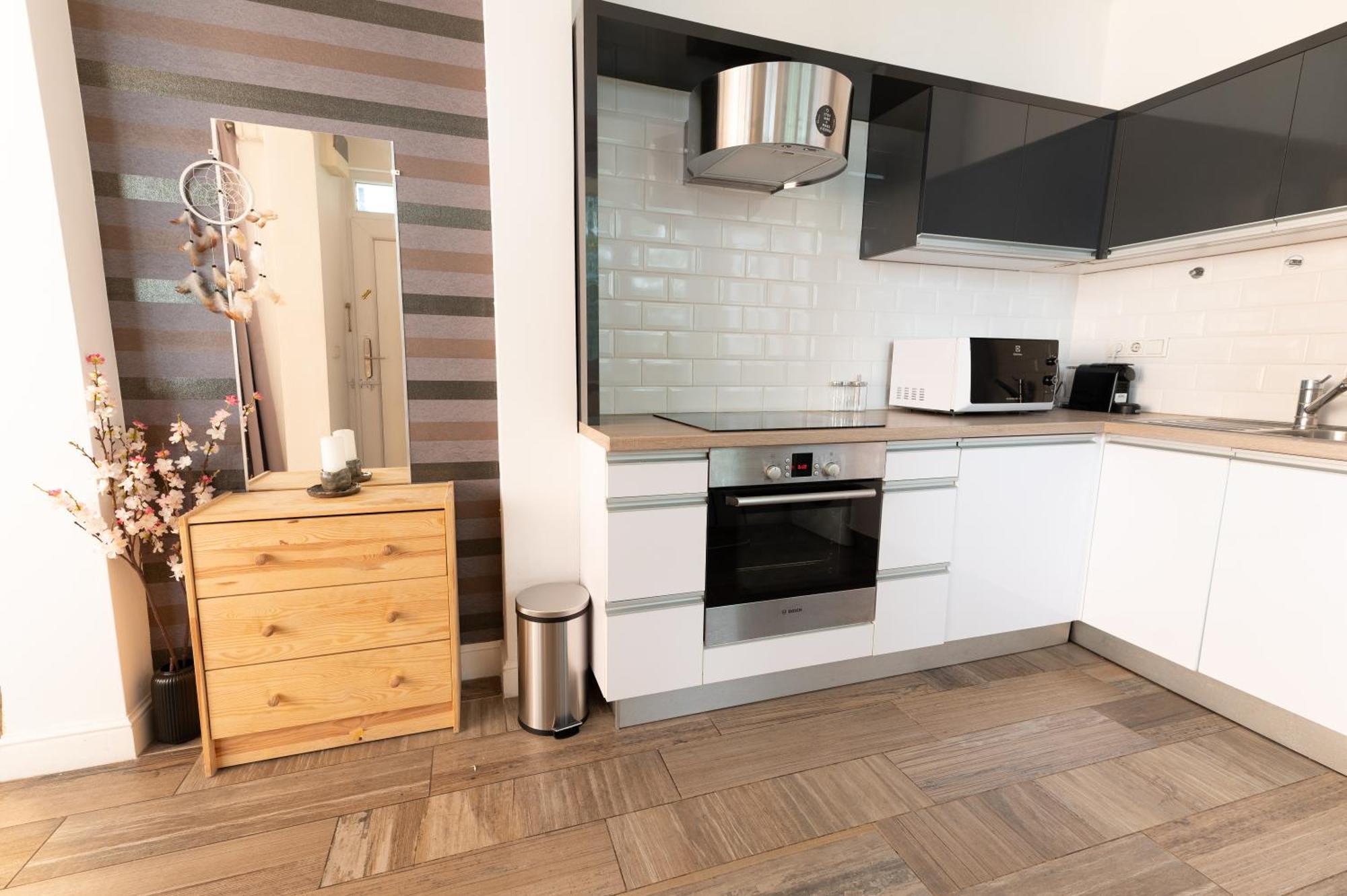 Superb Location & Chic W' 2bedroom Будапешт
