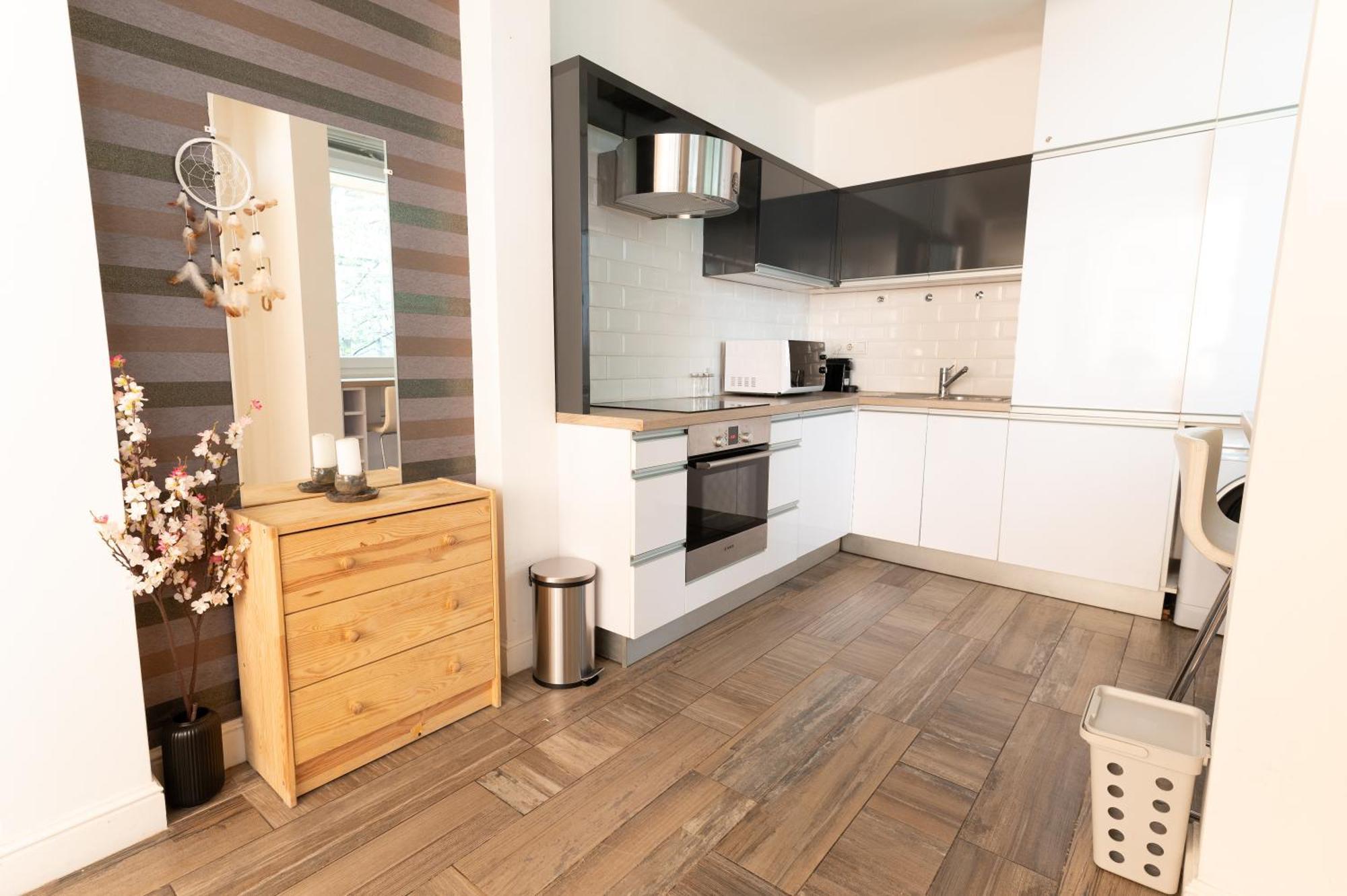 Апартаменти Superb Location & Chic W' 2bedroom